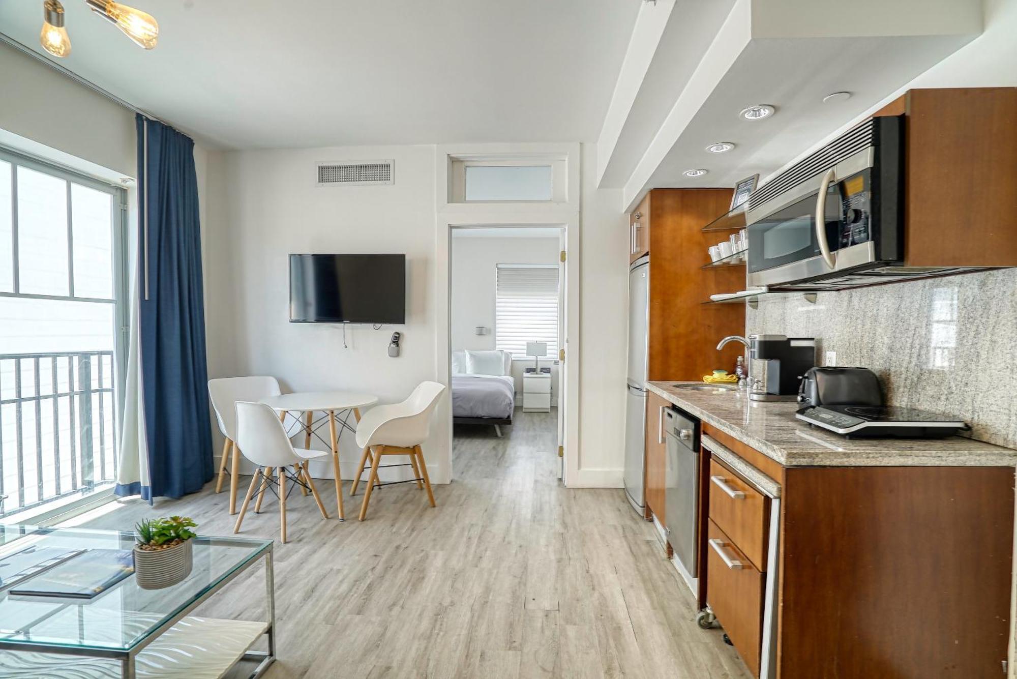 Deluxe Apartments At The Congress Майами-Бич Номер фото
